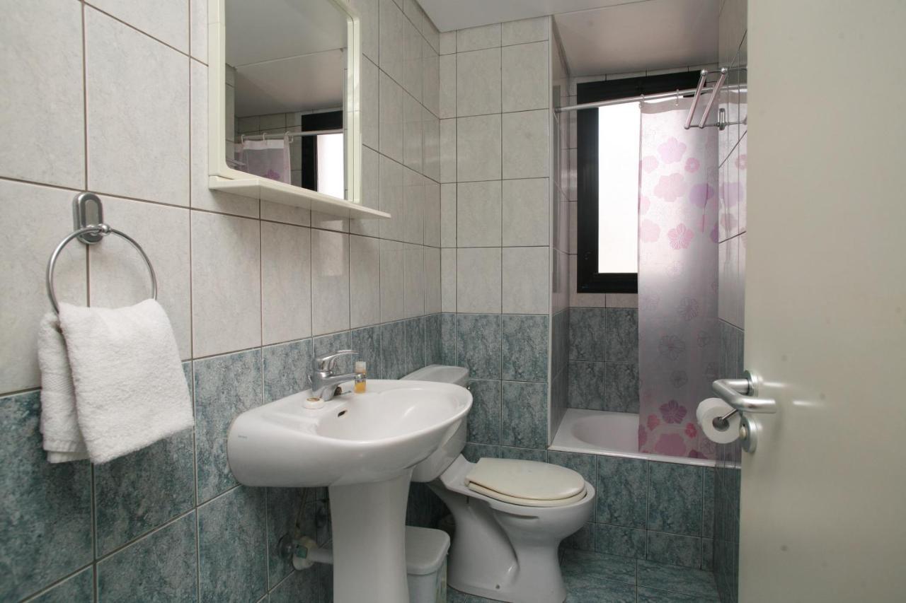 Paphos New York Plaza Hotel Apartments מראה חיצוני תמונה