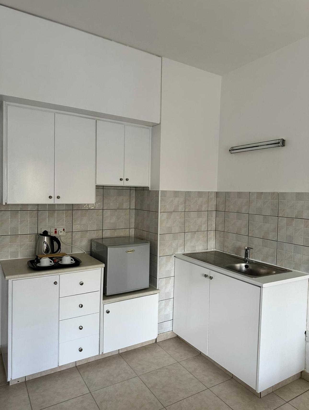 Paphos New York Plaza Hotel Apartments מראה חיצוני תמונה